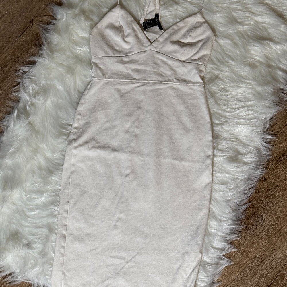 White Strappy V Neck Dress - Small - Fitted